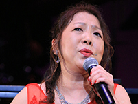 「You Raise Me Up」を熱唱する倉本1