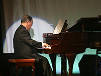 うたごえサロンの伴奏者 山本です