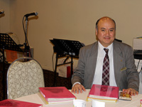 東洋観光営業部でうたごえサロン担当の東さんです