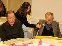 みんなで歌う時もマイクが廻ります