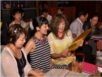 まずは発声練習